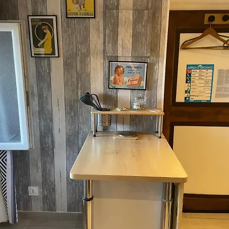 - Rochegude Альби