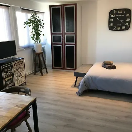 - Rochegude Apartment *