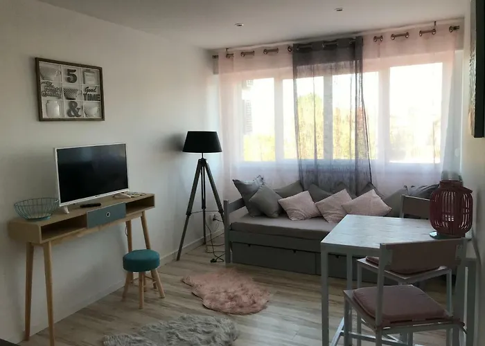 - Rochegude Lägenhet *